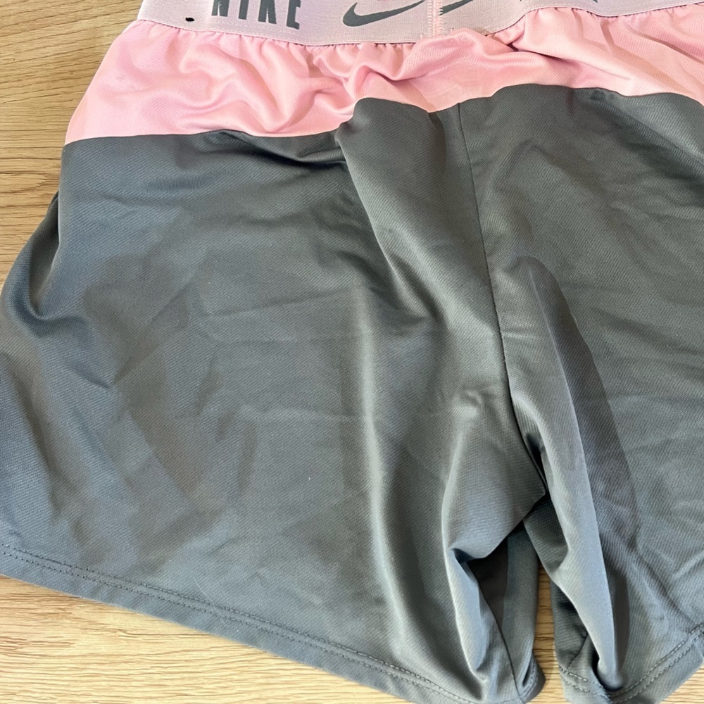 Nike shorts youth size L - Picture 2 of 3
